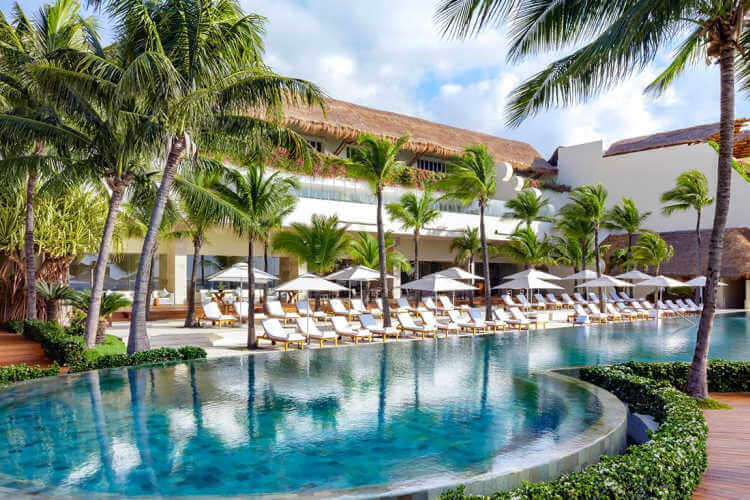 grand-velas-riviera-maya-pool
